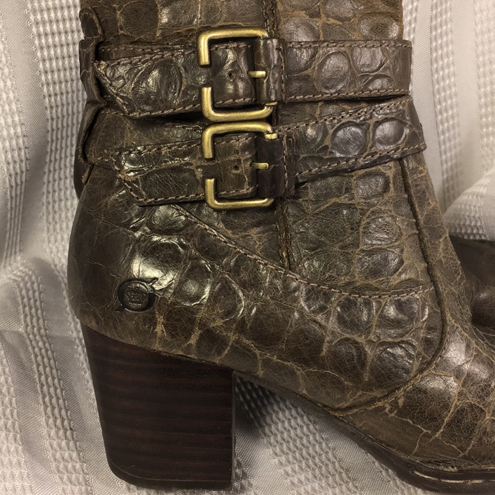 Born leather almost new high boots w/2”heel zipper - Picture 5 of 8